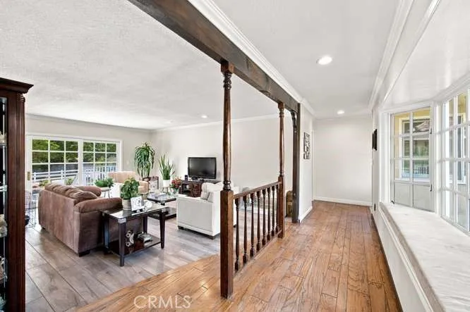 28042 Balkins Agoura Hills, CA 91301