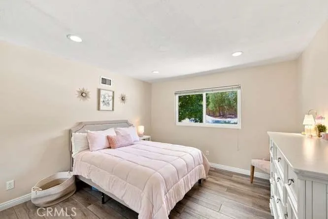 28042 Balkins Agoura Hills, CA 91301