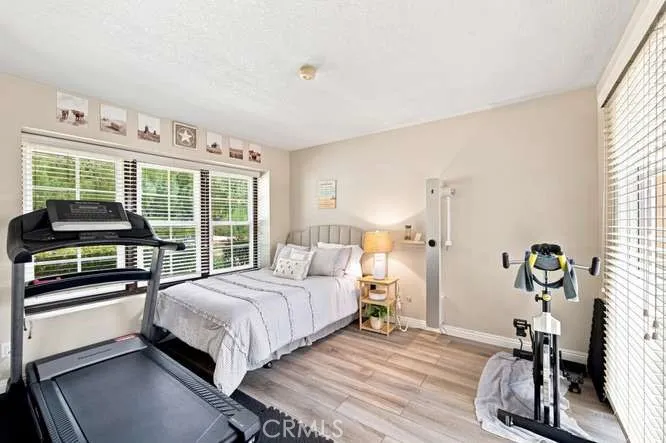 28042 Balkins Agoura Hills, CA 91301