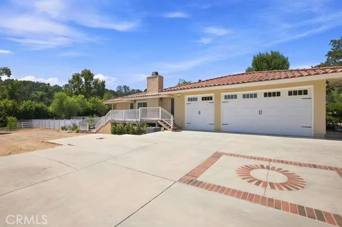 28042 Balkins Agoura Hills, CA 91301