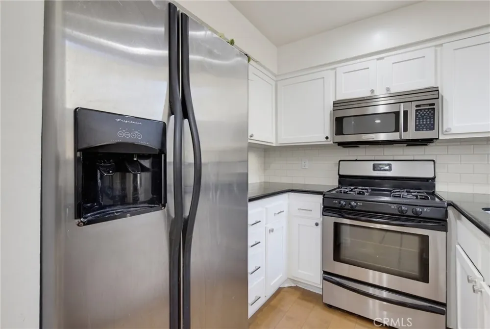 1639 Camden Avenue #301 Los Angeles, CA 90025