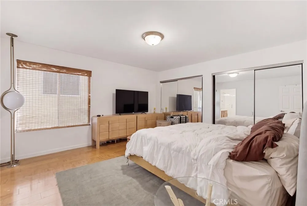 1639 Camden Avenue #301 Los Angeles, CA 90025