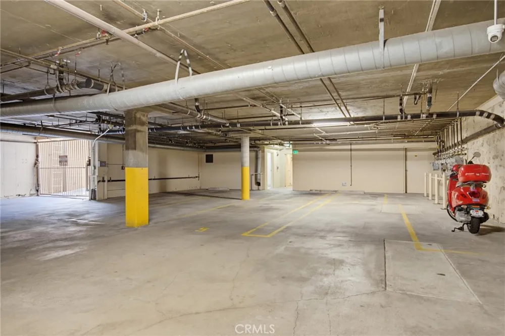 1639 Camden Avenue #301 Los Angeles, CA 90025