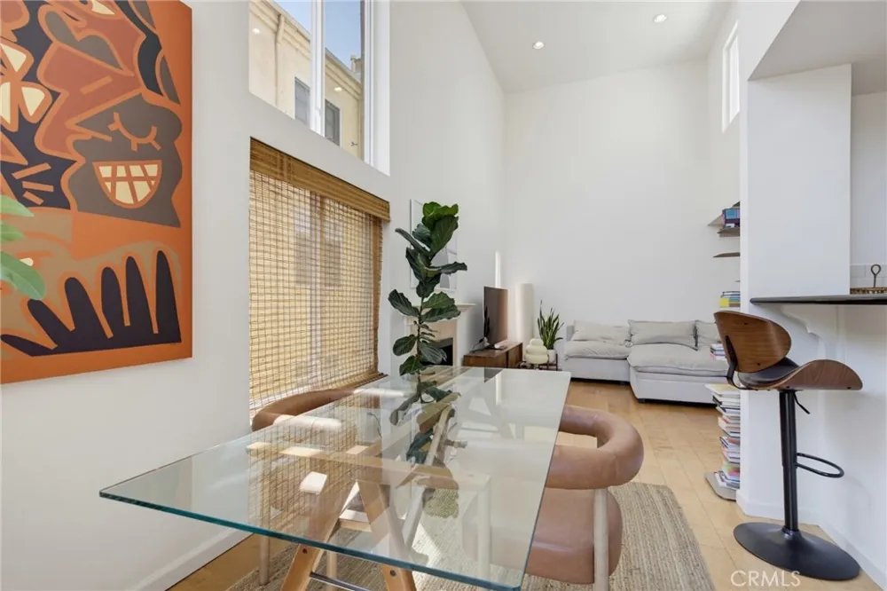 1639 Camden Avenue #301 Los Angeles, CA 90025
