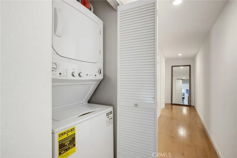 1639 Camden Avenue #301 Los Angeles, CA 90025