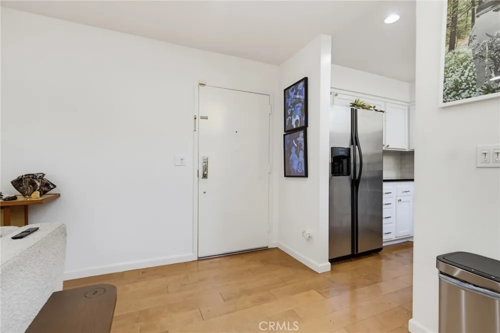 1639 Camden Avenue #301 Los Angeles, CA 90025