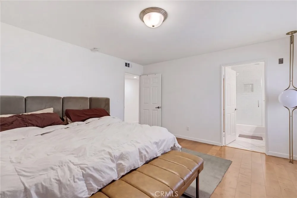 1639 Camden Avenue #301 Los Angeles, CA 90025