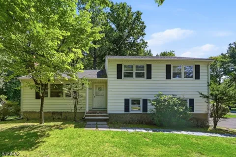 472 Cedar Hill Ave