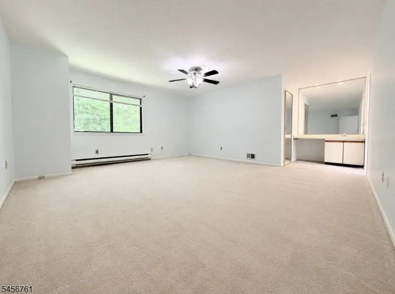 31 Lockley Ct Wayne, NJ 07470