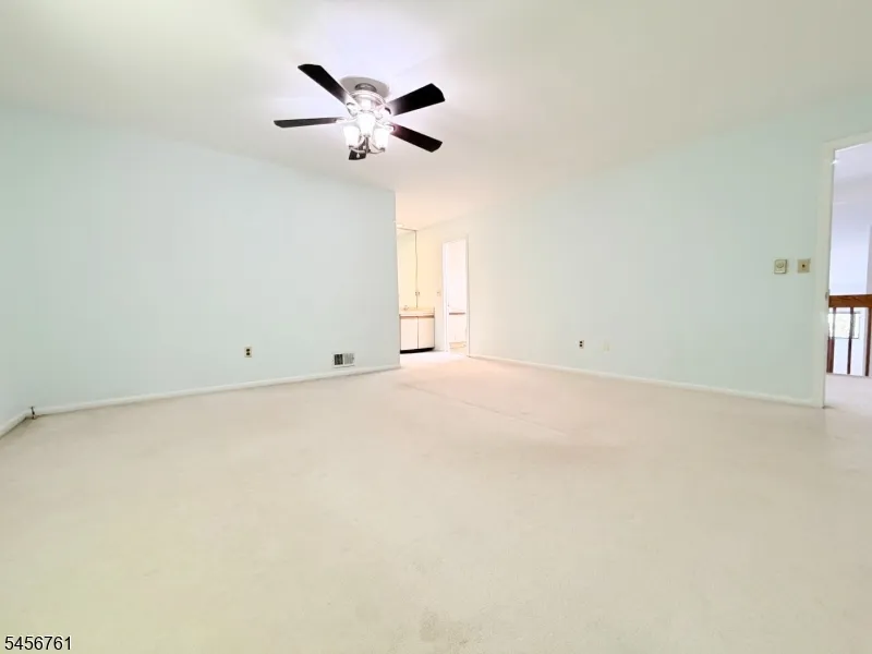 31 Lockley Ct Wayne, NJ 07470