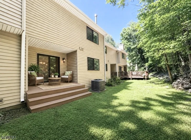 31 Lockley Ct Wayne, NJ 07470