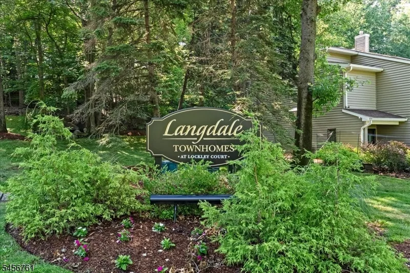 31 Lockley Ct Wayne, NJ 07470