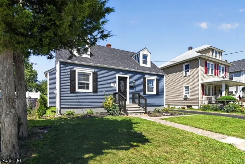 16 Oakwood Pl North Brunswick, NJ 08902