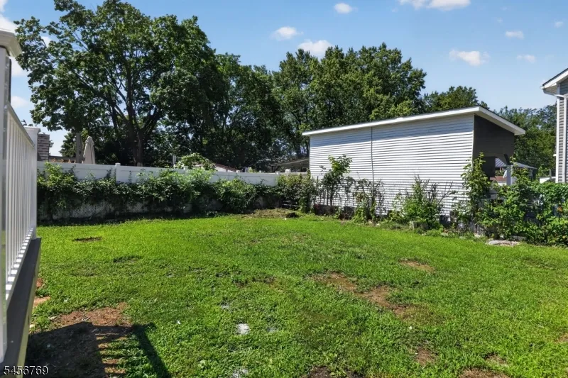 16 Oakwood Pl North Brunswick, NJ 08902