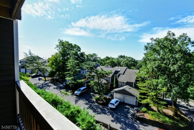 606 Skyline Dr Haledon, NJ 07508
