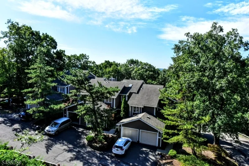606 Skyline Dr Haledon, NJ 07508