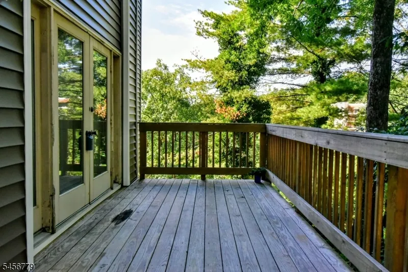 606 Skyline Dr Haledon, NJ 07508