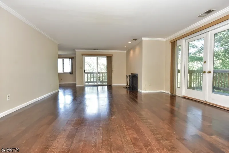 606 Skyline Dr Haledon, NJ 07508