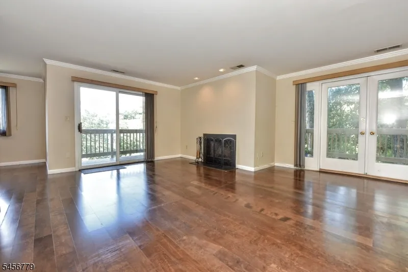 606 Skyline Dr Haledon, NJ 07508