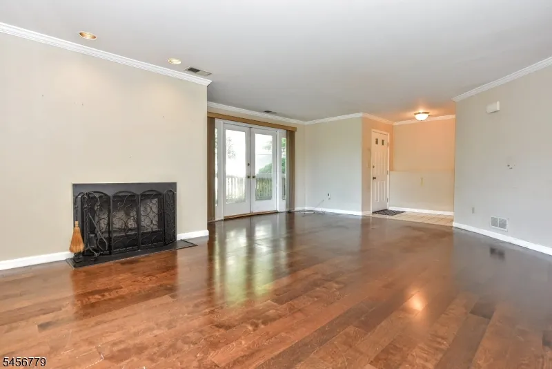 606 Skyline Dr Haledon, NJ 07508