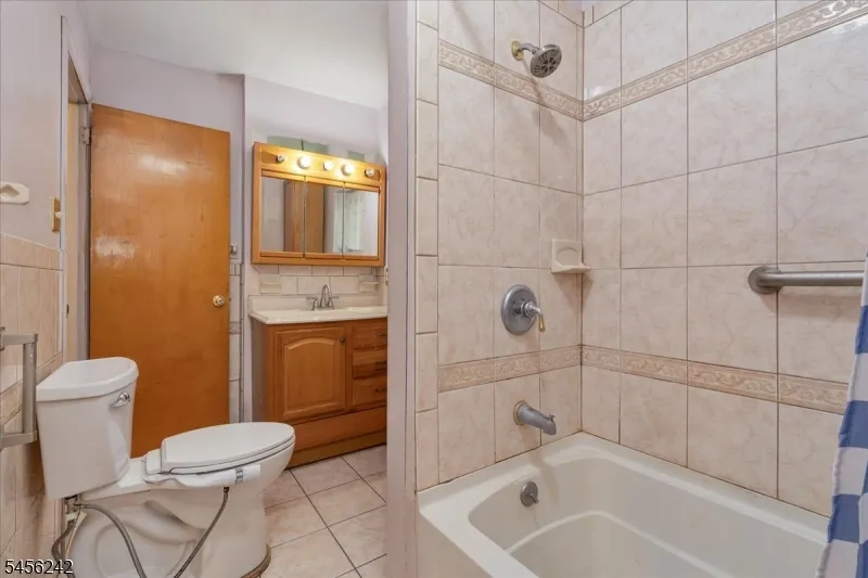1445 Hiawatha Avenue Hillside, NJ 07205