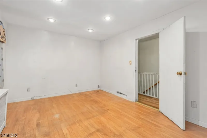 1445 Hiawatha Avenue Hillside, NJ 07205