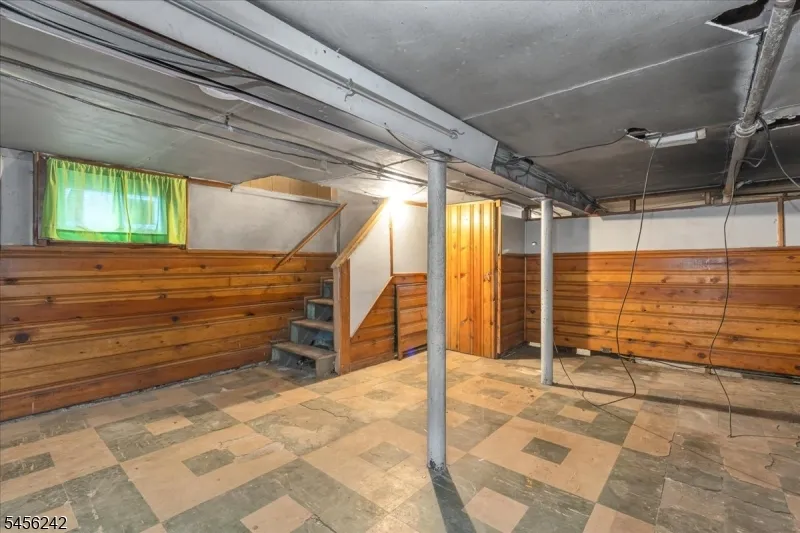 1445 Hiawatha Avenue Hillside, NJ 07205
