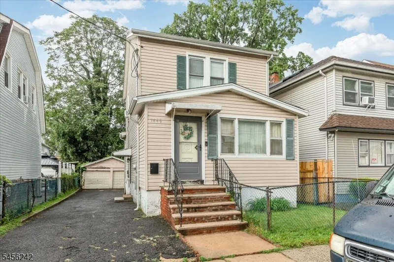 1445 Hiawatha Avenue Hillside, NJ 07205