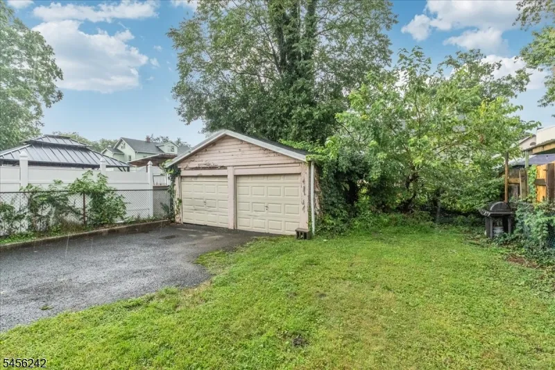 1445 Hiawatha Avenue Hillside, NJ 07205