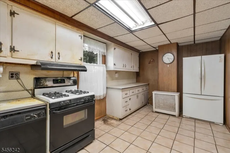 1445 Hiawatha Avenue Hillside, NJ 07205