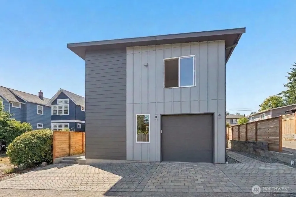 5042 35th Avenue NE Seattle, WA 98105