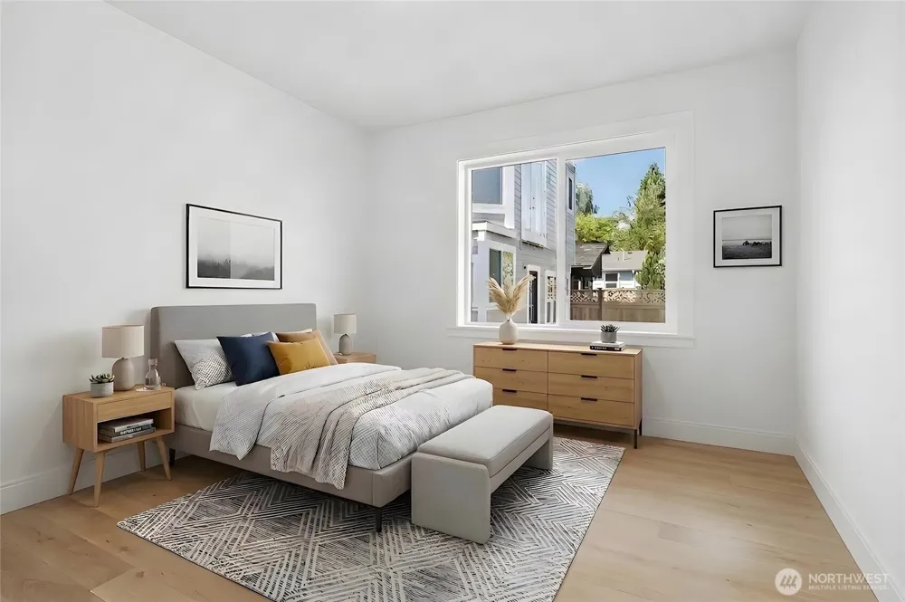 5042 35th Avenue NE Seattle, WA 98105