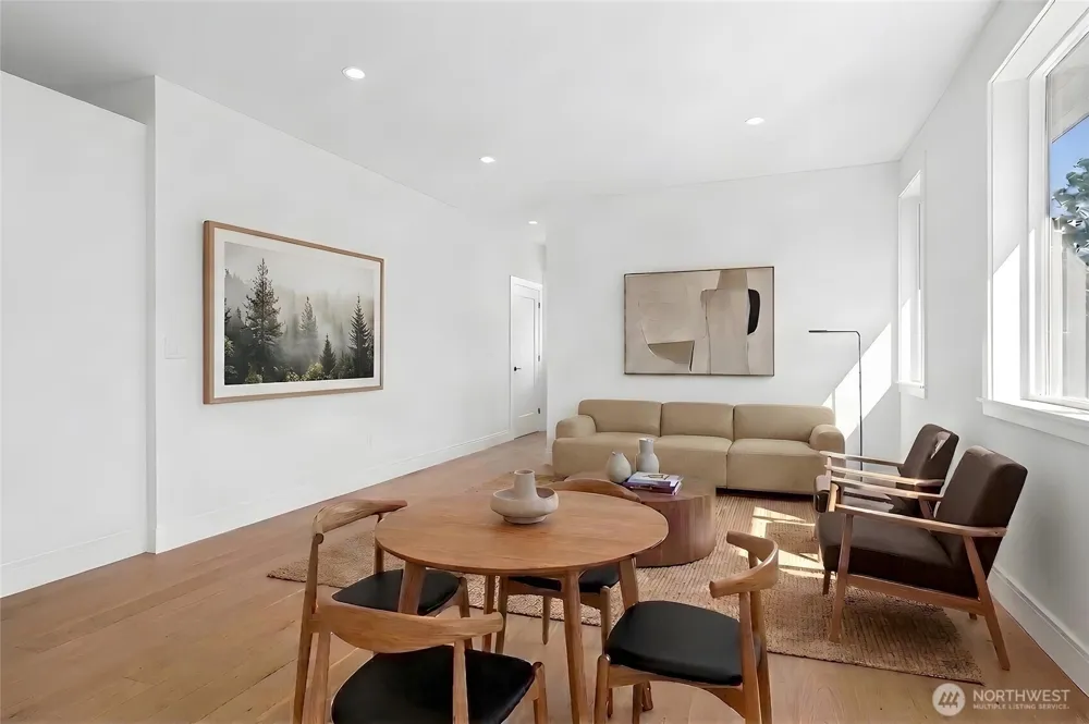 5042 35th Avenue NE Seattle, WA 98105