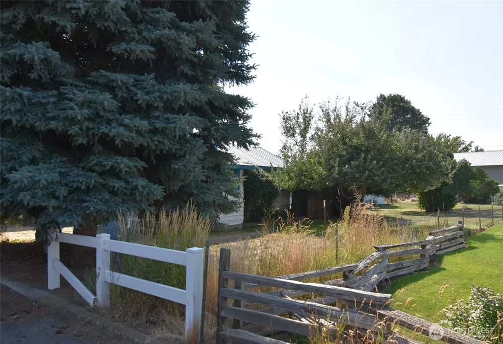 434 NE North Avenue Wilbur, WA 99158