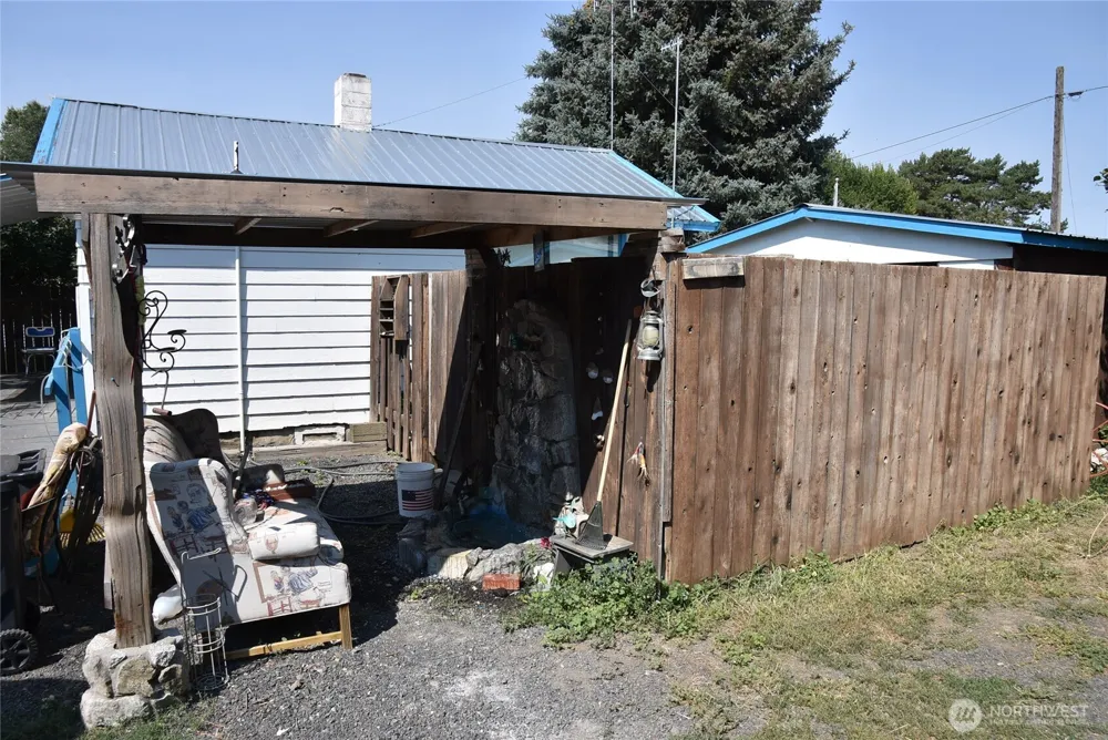 434 NE North Avenue Wilbur, WA 99158