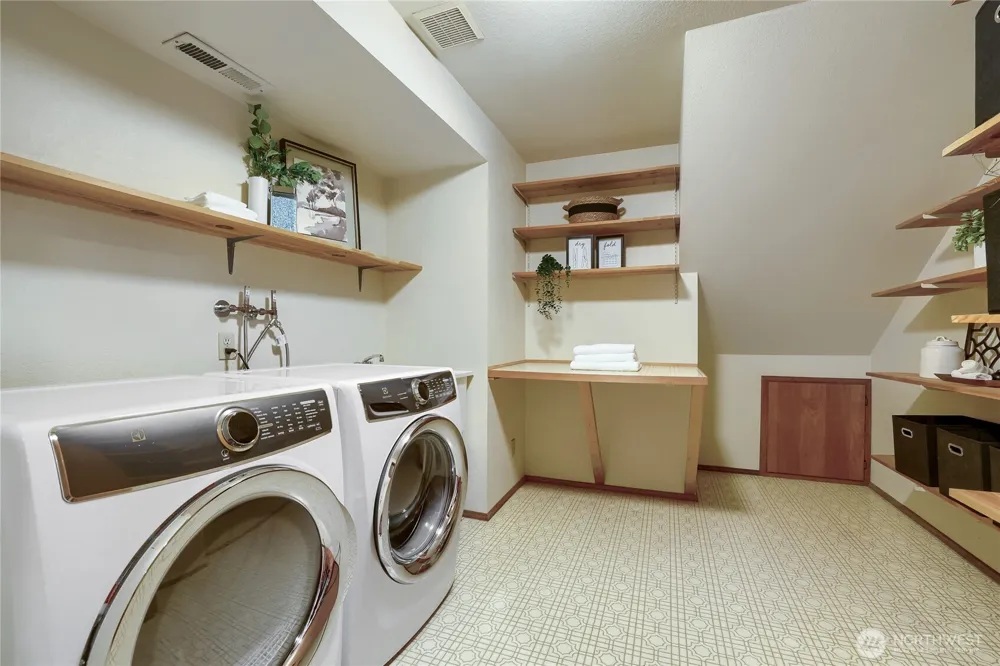 20525 NE 68th Street Redmond, WA 98053