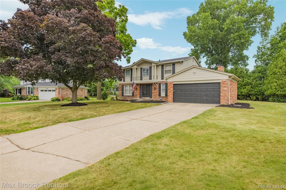 31917 Olde Franklin Drive Farmington Hills City, MI 48334