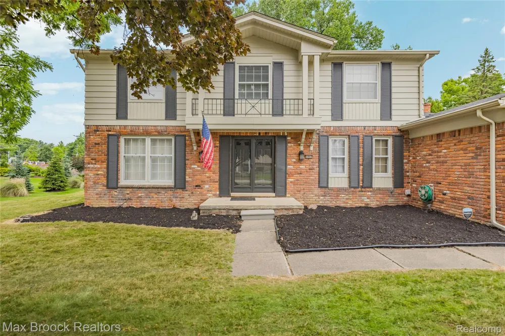 31917 Olde Franklin Drive Farmington Hills City, MI 48334