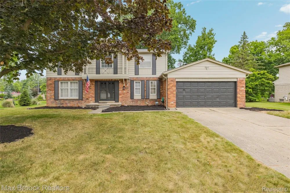 31917 Olde Franklin Drive Farmington Hills City, MI 48334