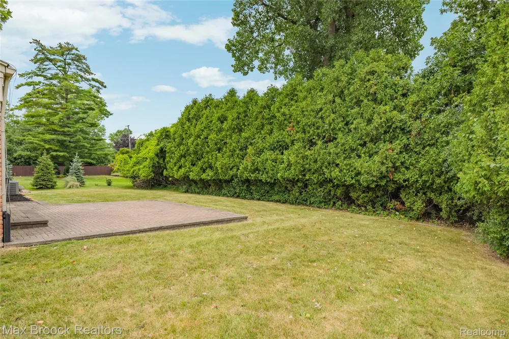 31917 Olde Franklin Drive Farmington Hills City, MI 48334