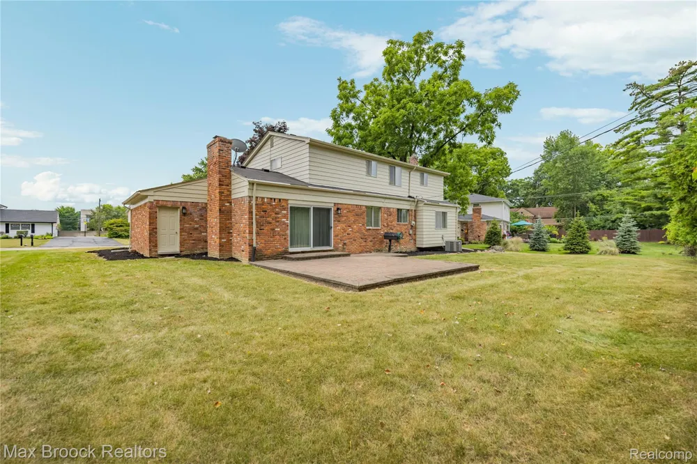 31917 Olde Franklin Drive Farmington Hills City, MI 48334