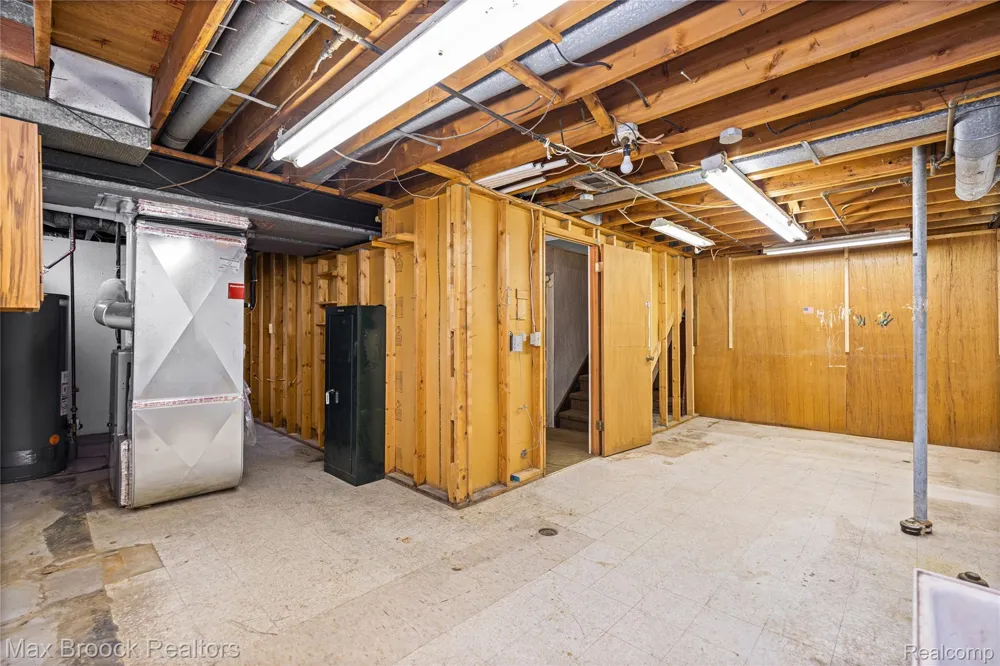 31917 Olde Franklin Drive Farmington Hills City, MI 48334