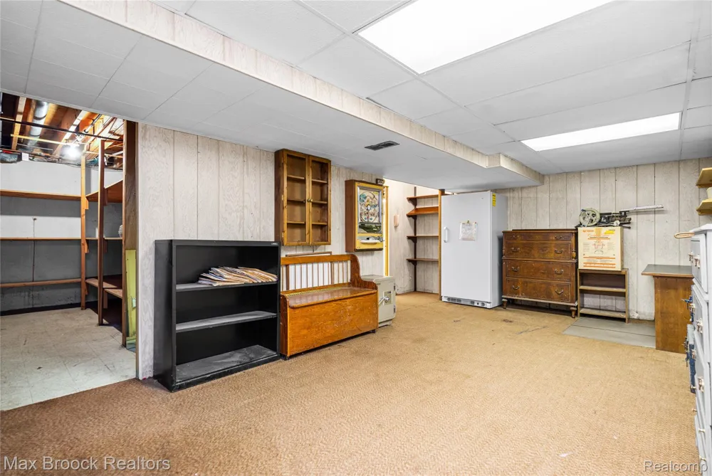 31917 Olde Franklin Drive Farmington Hills City, MI 48334