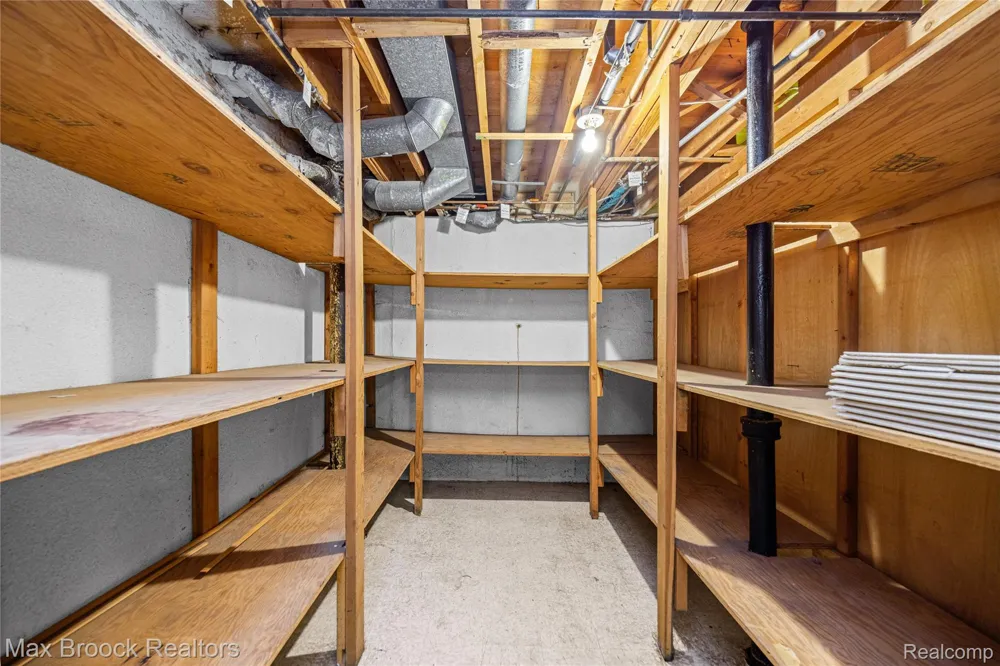 31917 Olde Franklin Drive Farmington Hills City, MI 48334