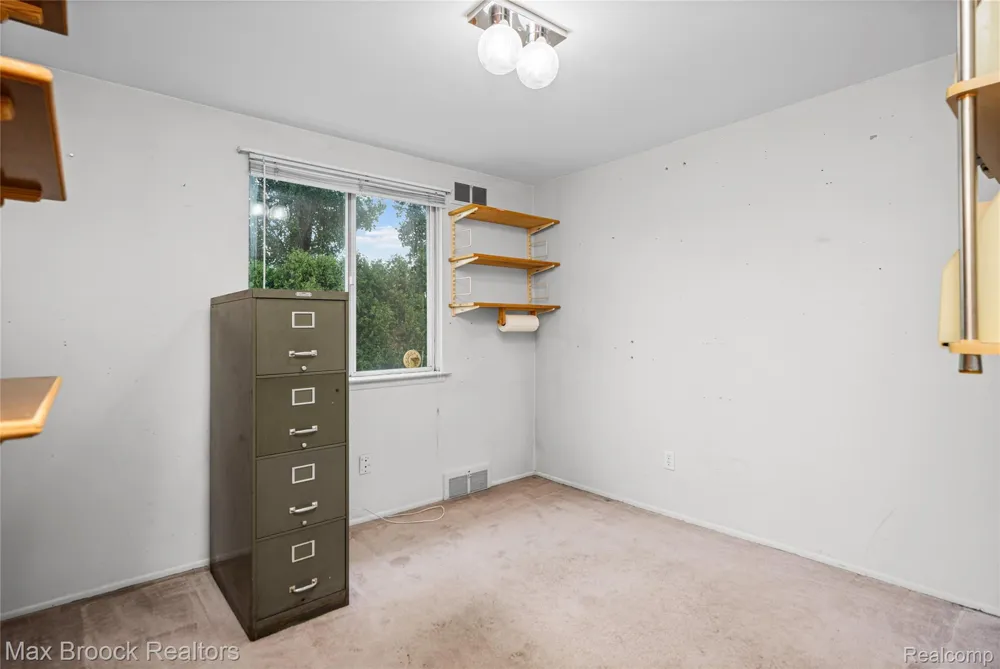 31917 Olde Franklin Drive Farmington Hills City, MI 48334