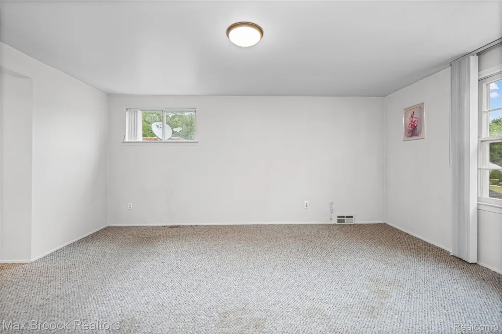 31917 Olde Franklin Drive Farmington Hills City, MI 48334