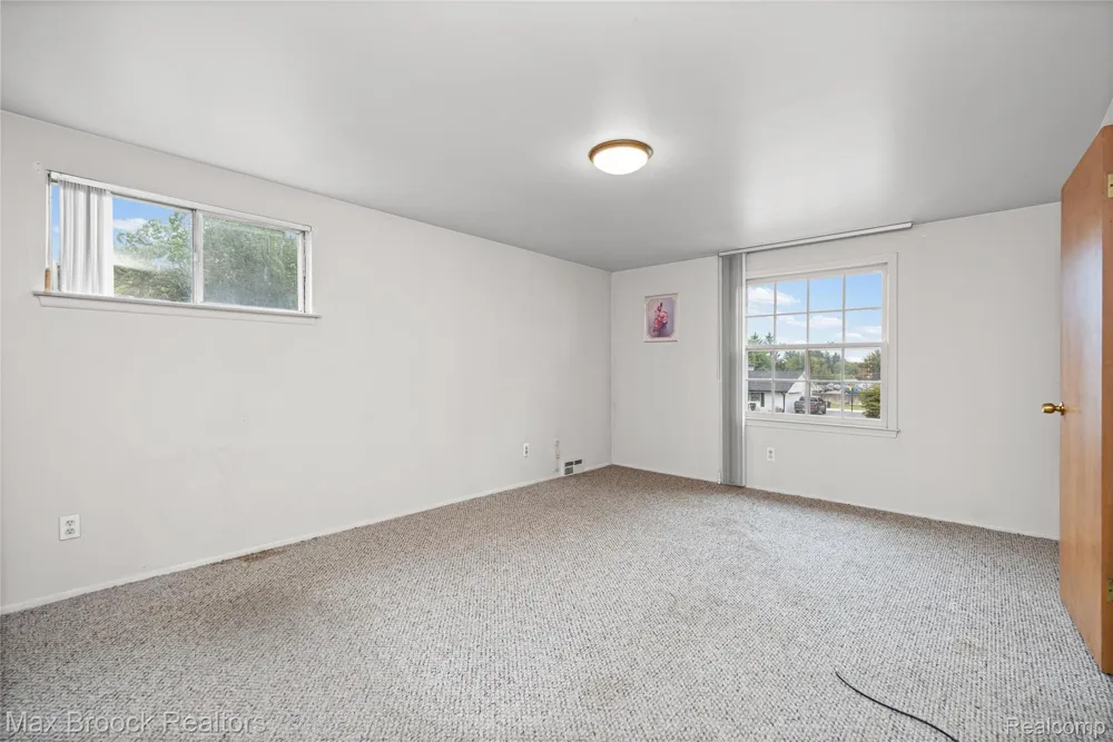 31917 Olde Franklin Drive Farmington Hills City, MI 48334
