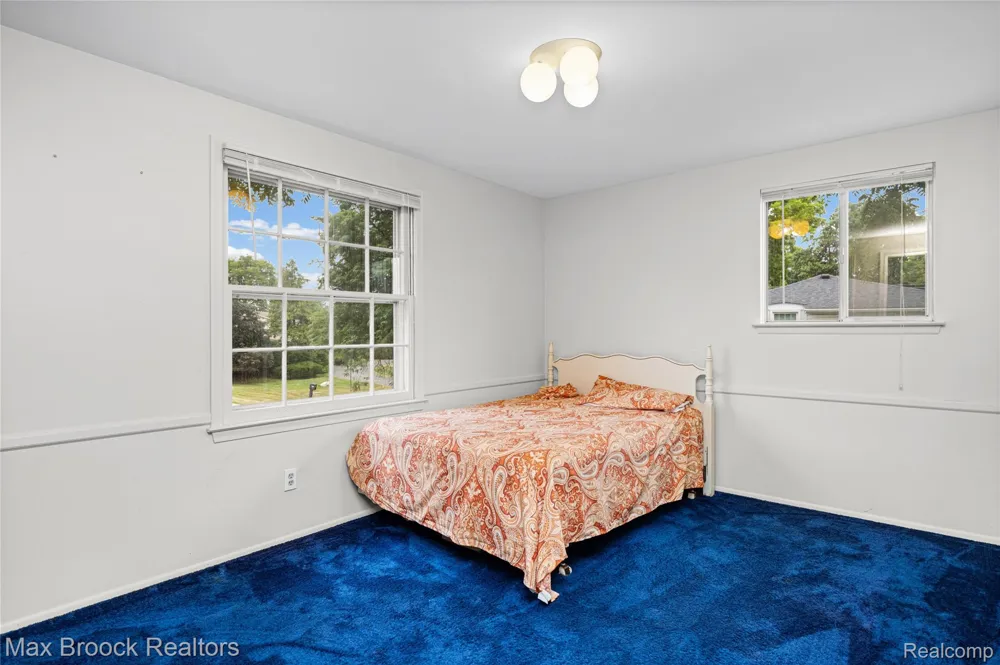 31917 Olde Franklin Drive Farmington Hills City, MI 48334