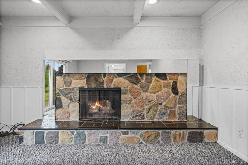 31917 Olde Franklin Drive Farmington Hills City, MI 48334