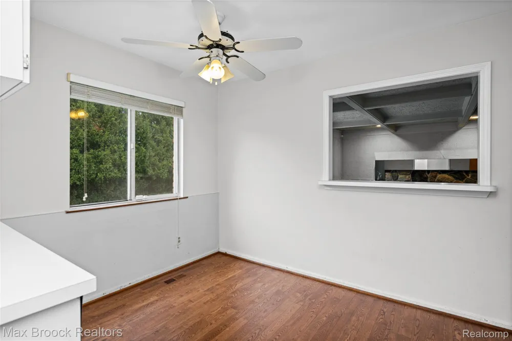 31917 Olde Franklin Drive Farmington Hills City, MI 48334